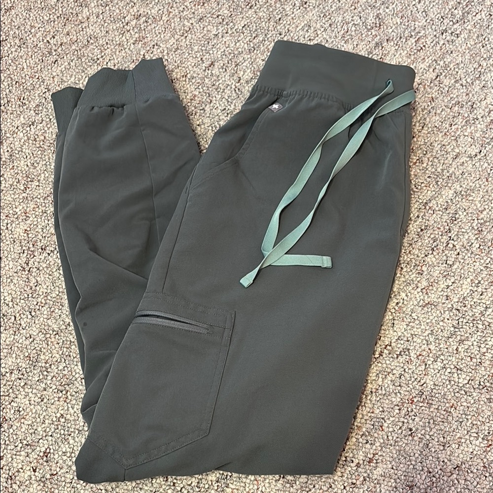 Figs jogger scrub pants